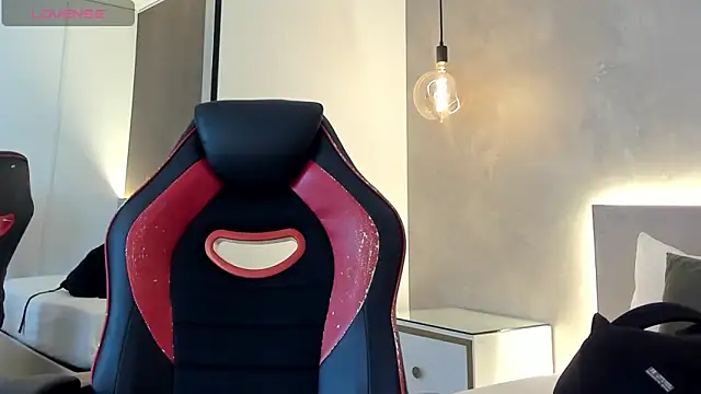 Snapshot of alma_fenix chatting on November 19, 2025, 12:27 pm alma fenix online show from November 19, 2025, 12:27 pm