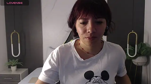 Snapshot of alma_fenix chatting on March 19, 2025, 12:12 pm alma fenix online show from March 19, 2025, 12:12 pm