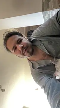 bananahot31 online show from November 4, 2025, 1:37 pm