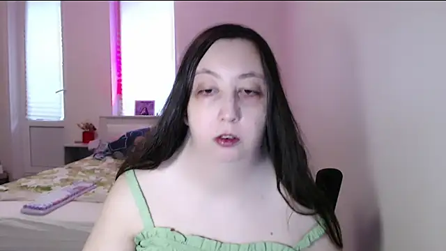 cute and hot online show from November 5, 2025, 12:41 pm