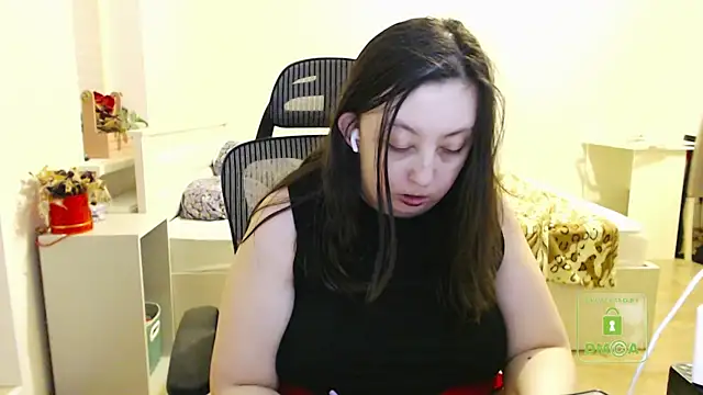 cute and hot online show from February 28, 2025, 3:48 pm