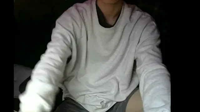 Snapshot of Ray175oo chatting on February 15, 2025, 5:07 pm Ray175oo online show from February 15, 2025, 5:07 pm