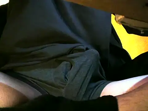 Snapshot of Ray175oo chatting on December 22, 2024, 5:10 pm Ray175oo online show from December 22, 2024, 5:10 pm