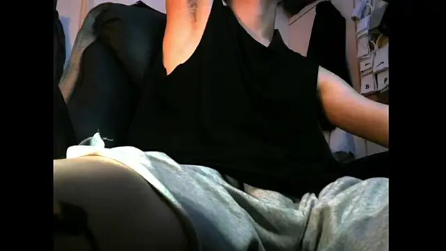 Snapshot of Ray175oo chatting on November 12, 2025, 6:01 pm Ray175oo online show from November 12, 2025, 6:01 pm