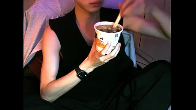 Ray175oo online show from February 6, 2026, 5:31 pm