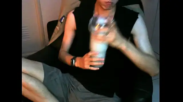 Snapshot of Ray175oo chatting on October 9, 2025, 1:11 pm Ray175oo online show from October 9, 2025, 1:11 pm