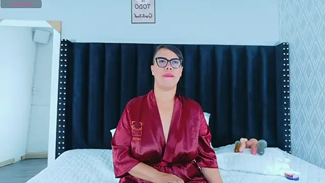 Snapshot of hotlatinateacher chatting on April 19, 2026, 12:17 pm hotlatinateacher online show from April 19, 2026, 12:17 pm