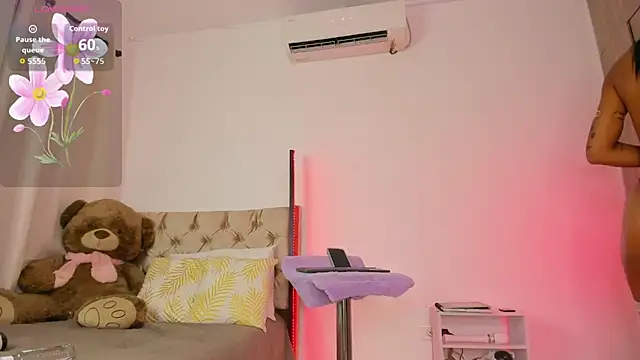 Snapshot of Lia_Petite1 chatting on March 22, 2026, 4:49 am Lia Petite1 online show from March 22, 2026, 4:49 am