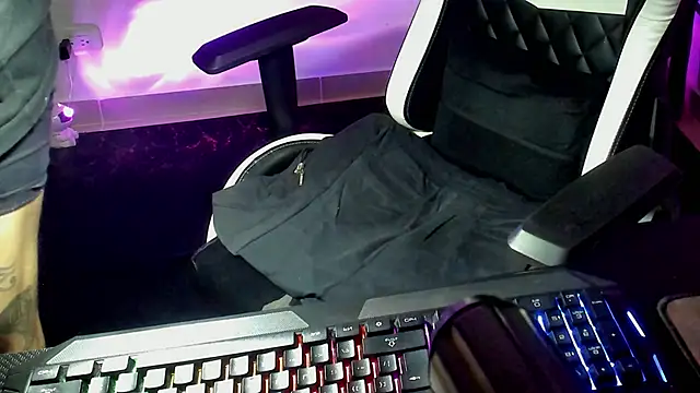 stebankechima online show from November 27, 2025, 6:41 pm