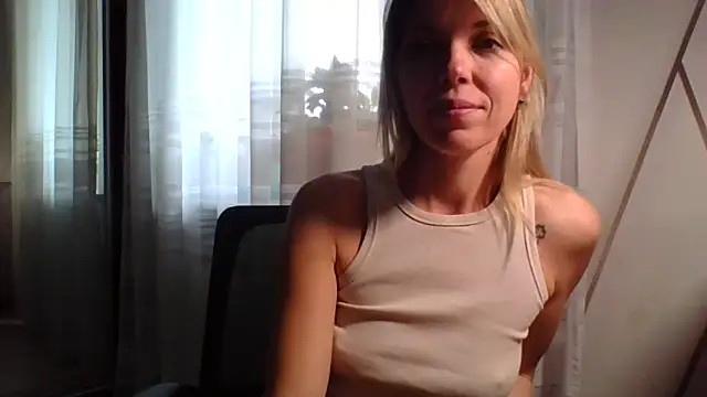 Snapshot of VelvetLove287 chatting on April 23, 2026, 6:20 am VelvetLove287 online show from April 23, 2026, 6:20 am