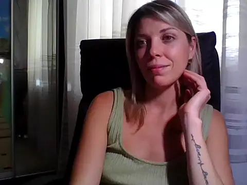 VelvetLove287 online show from October 10, 2025, 2:29 pm