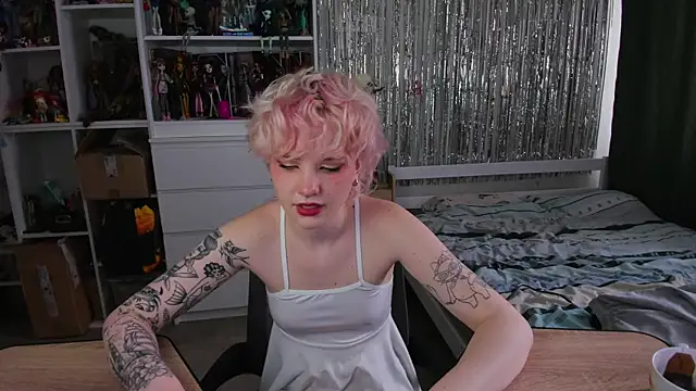 Snapshot of School_Love chatting on March 27, 2026, 8:26 am School Love online show from March 27, 2026, 8:26 am