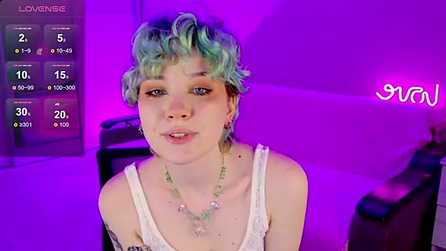 Snapshot of School_Love chatting on January 20, 2025, 1:11 pm School Love online show from January 20, 2025, 1:11 pm