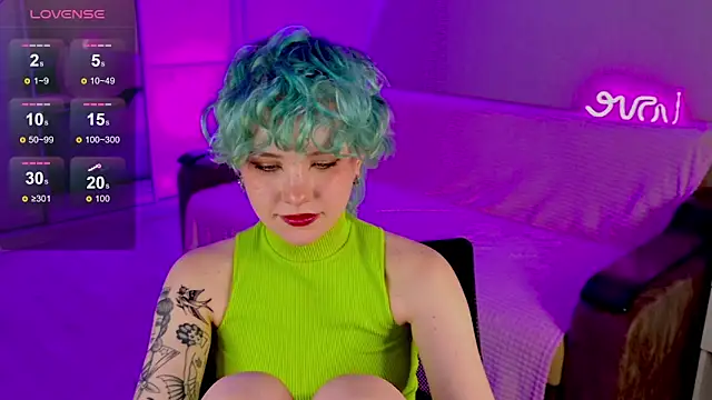 Snapshot of School_Love chatting on February 24, 2025, 4:15 pm School Love online show from February 24, 2025, 4:15 pm