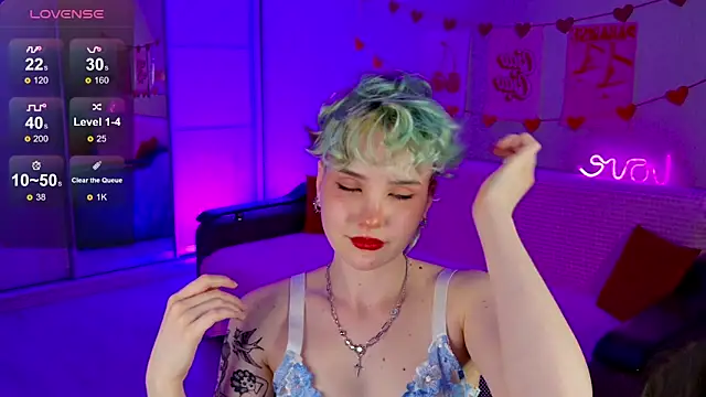 Snapshot of School_Love chatting on March 20, 2025, 4:09 pm School Love online show from March 20, 2025, 4:09 pm