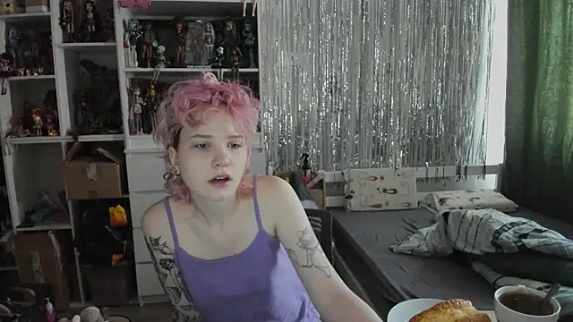 Snapshot of School_Love chatting on March 22, 2026, 7:10 am School Love online show from March 22, 2026, 7:10 am