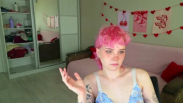 Snapshot of School_Love chatting on September 19, 2025, 11:03 am School Love online show from September 19, 2025, 11:03 am