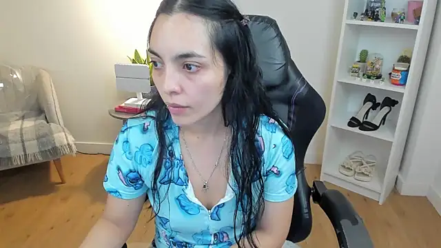 Snapshot of _BellaEvans_ chatting on April 30, 2026, 11:39 am BellaEvans online show from April 30, 2026, 11:39 am