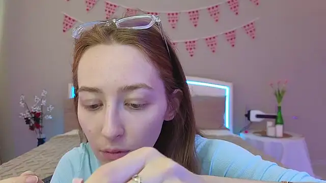 Snapshot of MichaDenver chatting on February 20, 2026, 10:06 am MichaDenver online show from February 20, 2026, 10:06 am