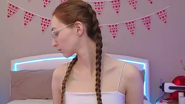 Snapshot of MichaDenver chatting on February 19, 2026, 9:28 am MichaDenver online show from February 19, 2026, 9:28 am