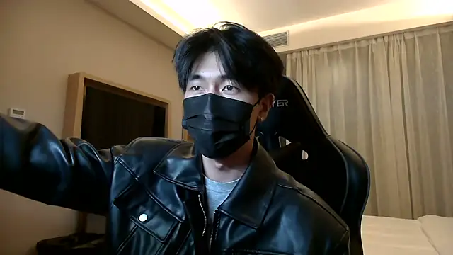 wuzhimao0207 online show from July 18, 2026, 2:47 pm