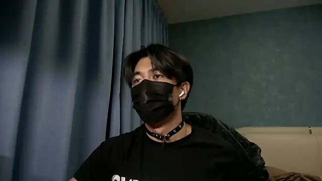 wuzhimao0207 online show from June 19, 2026, 11:49 am