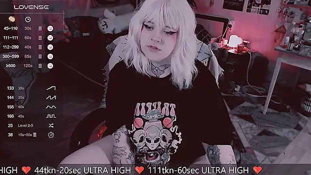 Snapshot of noori__hope chatting on March 8, 2025, 1:28 am noori hope online show from March 8, 2025, 1:28 am