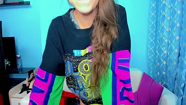 LindaaLu online show from December 23, 2025, 3:17 am