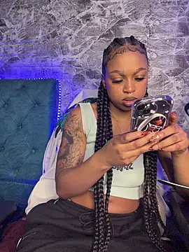 Snapshot of Melany_Williams chatting on March 10, 2026, 1:15 pm Melany Williams online show from March 10, 2026, 1:15 pm
