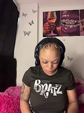 Snapshot of Melany_Williams chatting on May 19, 2026, 2:02 pm Melany Williams online show from May 19, 2026, 2:02 pm