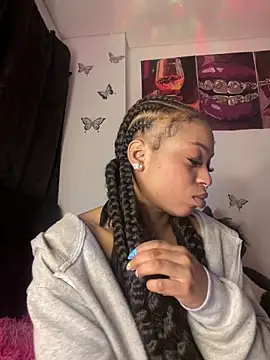 Snapshot of Melany_Williams chatting on April 28, 2026, 12:42 am Melany Williams online show from April 28, 2026, 12:42 am