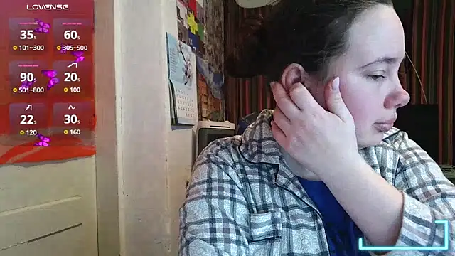 Snapshot of Cora_Maro chatting on April 9, 2026, 11:22 pm Cora Maro online show from April 9, 2026, 11:22 pm