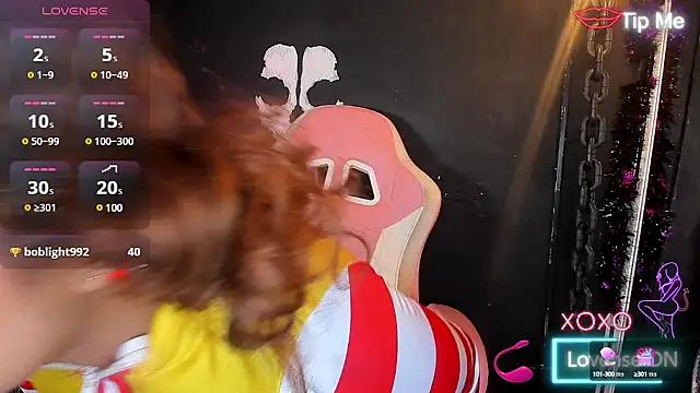 Snapshot of RoxaneEvans_ chatting on March 6, 2025, 1:24 pm RoxaneEvans  online show from March 6, 2025, 1:24 pm