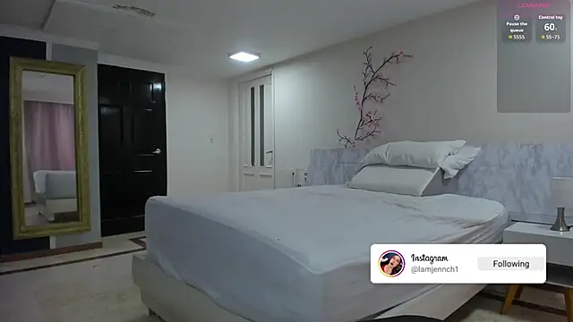 Snapshot of charolbruce_1 chatting on March 3, 2026, 11:39 am charolbruce 1 online show from March 3, 2026, 11:39 am