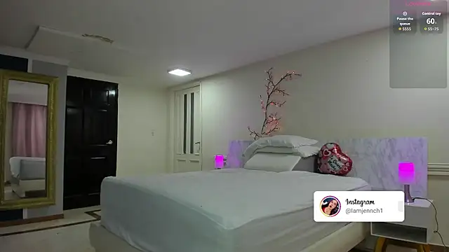 Snapshot of charolbruce_1 chatting on February 23, 2026, 11:33 am charolbruce 1 online show from February 23, 2026, 11:33 am