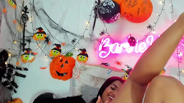 BarbieHotLaura online show from October 23, 2025, 3:49 am