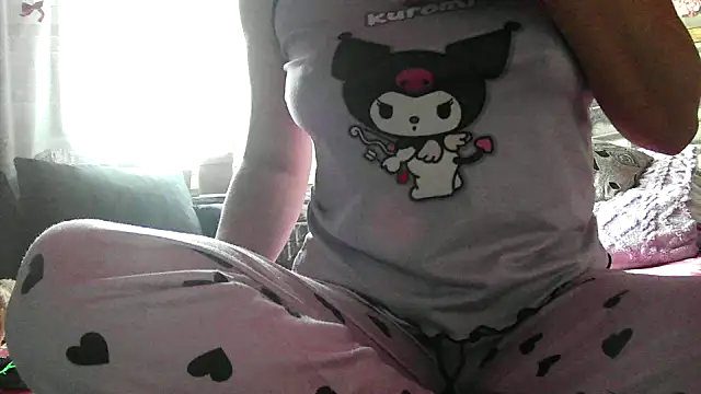 Snapshot of LisaPuree chatting on March 18, 2026, 5:21 am LisaPuree online show from March 18, 2026, 5:21 am