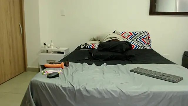 Snapshot of AnnieRoss69 chatting on February 18, 2025, 9:09 pm AnnieRoss69 online show from February 18, 2025, 9:09 pm