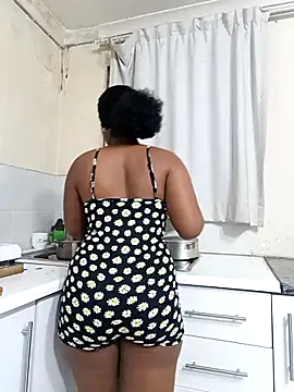 Snapshot of SexyHipsStar chatting on December 18, 2025, 7:50 pm SexyHipsStar online show from December 18, 2025, 7:50 pm