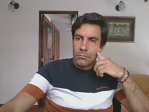 Snapshot of elkike1980 chatting on July 15, 2026, 4:14 pm elkike1980 online show from July 15, 2026, 4:14 pm