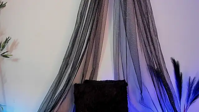 Nyx nayla online show from March 14, 2025, 4:54 am