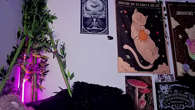 Nyx nayla online show from April 16, 2026, 9:26 pm