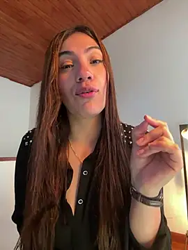 Snapshot of emmily_d chatting on April 25, 2026, 6:49 pm emmily d online show from April 25, 2026, 6:49 pm