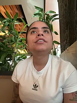 penelopesexx online show from February 9, 2026, 2:04 pm