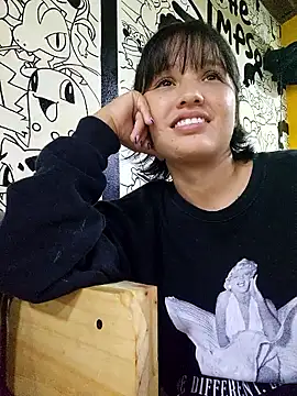 Snapshot of LorenRosse chatting on October 22, 2025, 11:03 pm LorenRosse online show from October 22, 2025, 11:03 pm