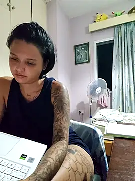 Snapshot of LorenRosse chatting on September 10, 2025, 7:02 pm LorenRosse online show from September 10, 2025, 7:02 pm