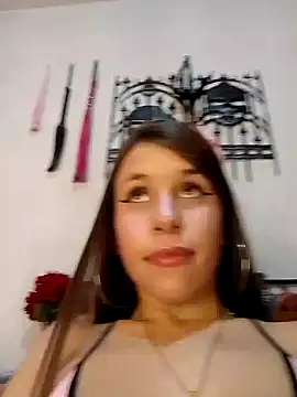 Snapshot of RubyEmerald chatting on November 9, 2025, 2:37 am RubyEmerald online show from November 9, 2025, 2:37 am