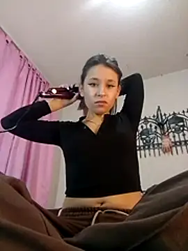 Snapshot of RubyEmerald chatting on November 26, 2025, 2:11 am RubyEmerald online show from November 26, 2025, 2:11 am