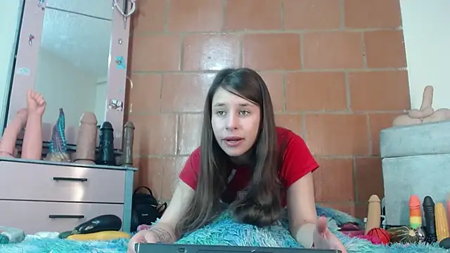 Snapshot of RubyEmerald chatting on February 13, 2026, 12:05 pm RubyEmerald online show from February 13, 2026, 12:05 pm