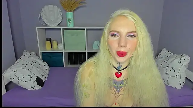 Snapshot of AnneTenet chatting on February 14, 2025, 7:17 am AnneTenet online show from February 14, 2025, 7:17 am